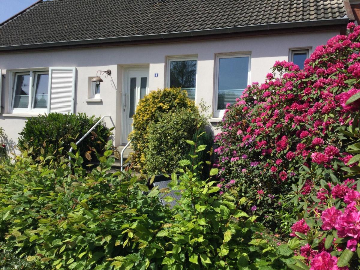 Ferienhaus Us Luett Hus Und Das Zimmer Linde Im Haupthaus Oldenbourg Extérieur photo