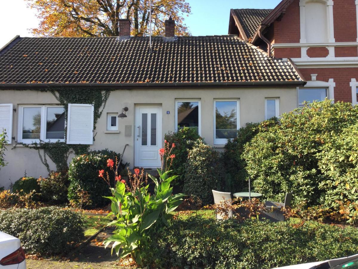 Ferienhaus Us Luett Hus Und Das Zimmer Linde Im Haupthaus Oldenbourg Extérieur photo